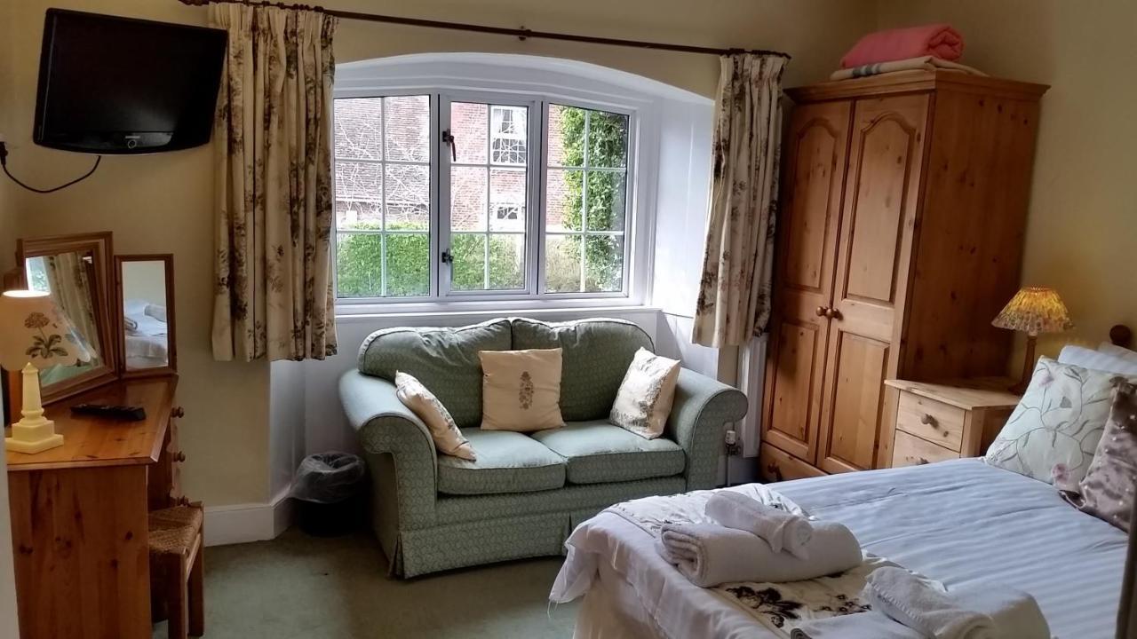 Bridge Farmhouse - Eight Ensuite Bedrooms Σαλισμπέρι Εξωτερικό φωτογραφία